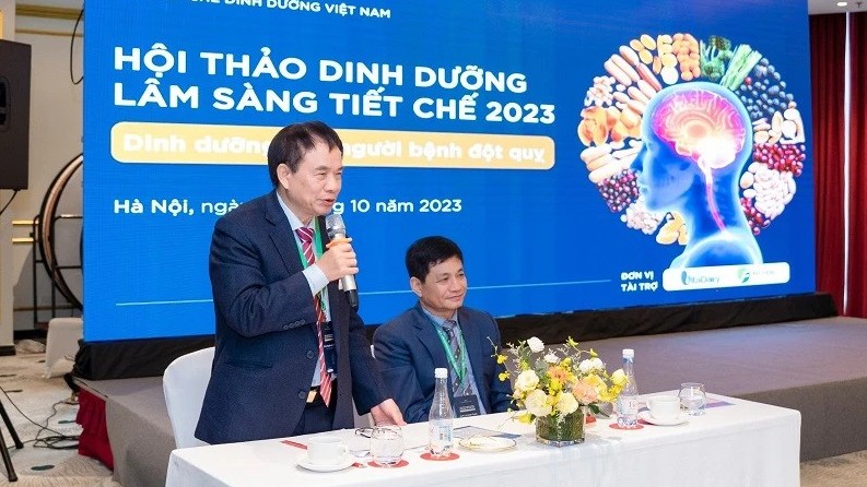 Cần chú trọng chế độ dinh dưỡng cho người bệnh đột quỵ