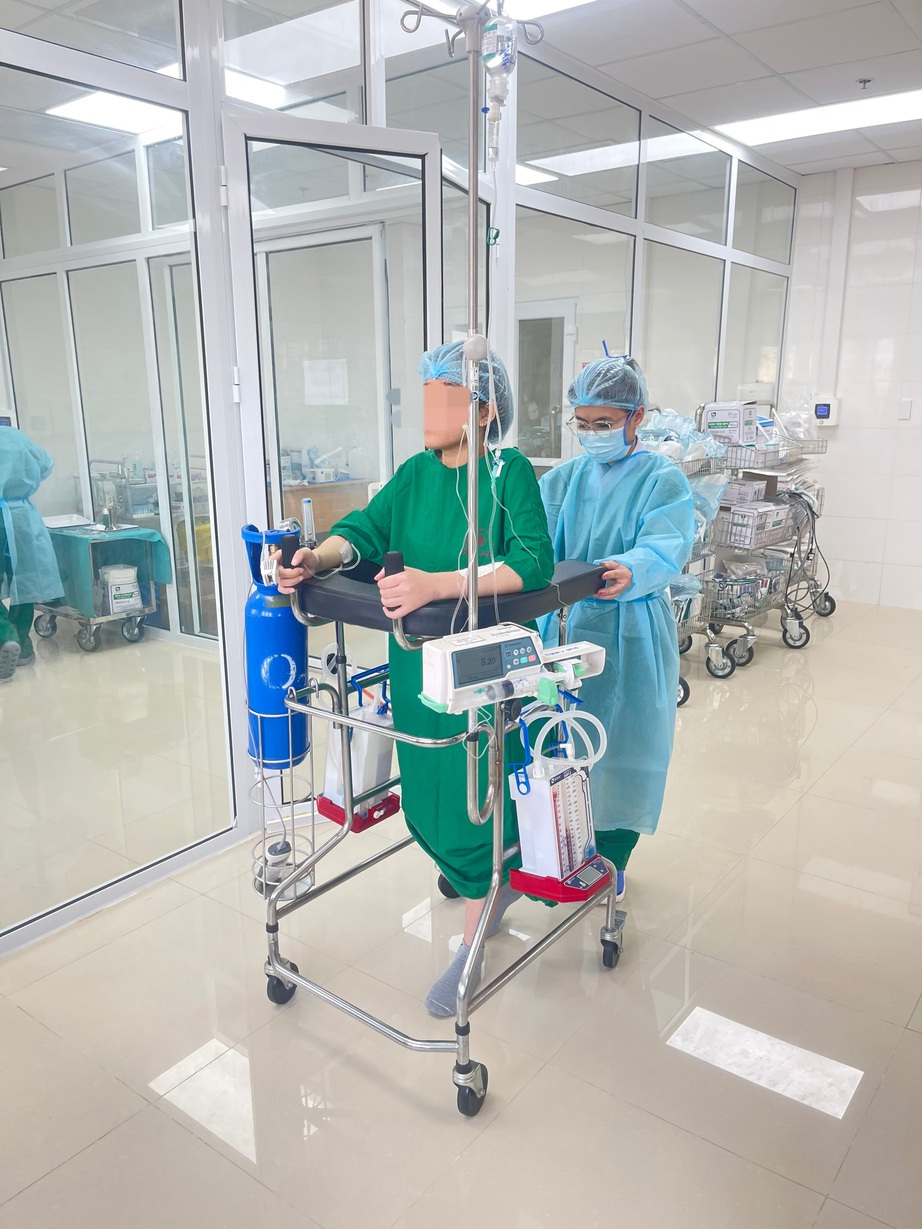 Ca ghép phổi ngày cuối năm mang lại sự sống cho nữ sinh 21 tuổi