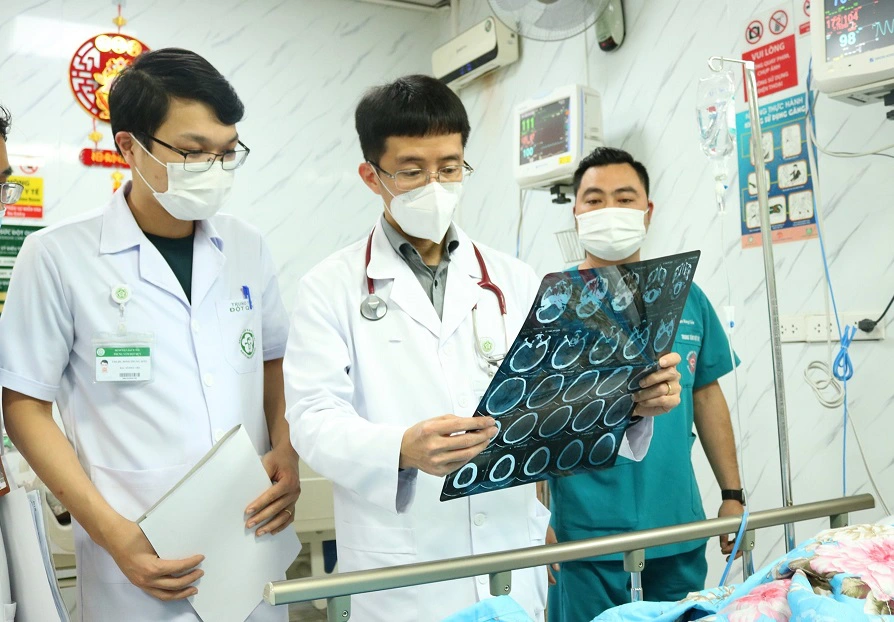 9 điều cần nhớ khi người thân đột quỵ não