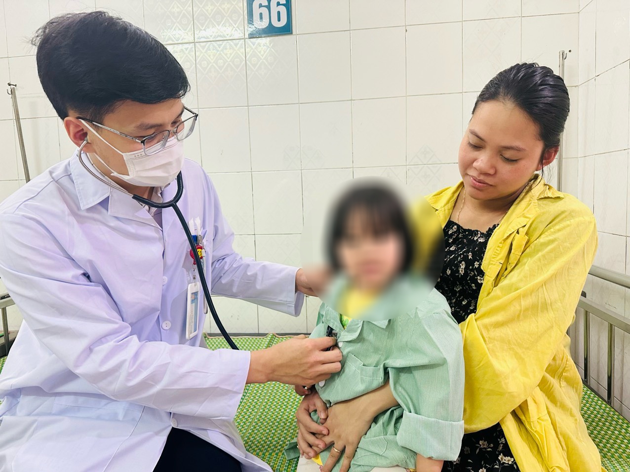 Gia tăng người già, trẻ nhỏ nhập viện vì thời tiết