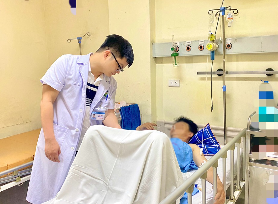 Bất cẩn khi cưa nhôm, người đàn ông suýt đứt "của quý"