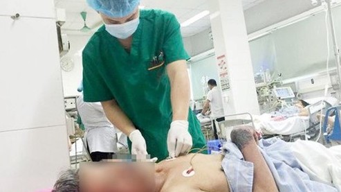 Nhiều người điếc đột ngột, sốc nhiễm khuẩn vì ăn tiết canh lợn