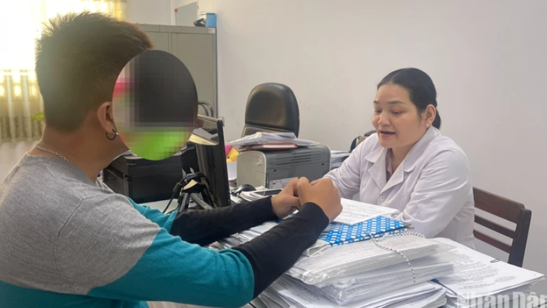 Bảo đảm đủ thuốc điều trị ARV cho người nhiễm HIV