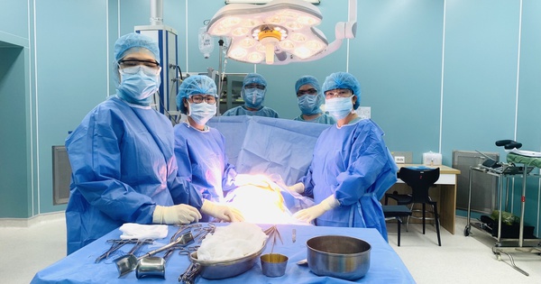 Cứu người phụ nữ bị thai lạc vỡ trong ổ bụng