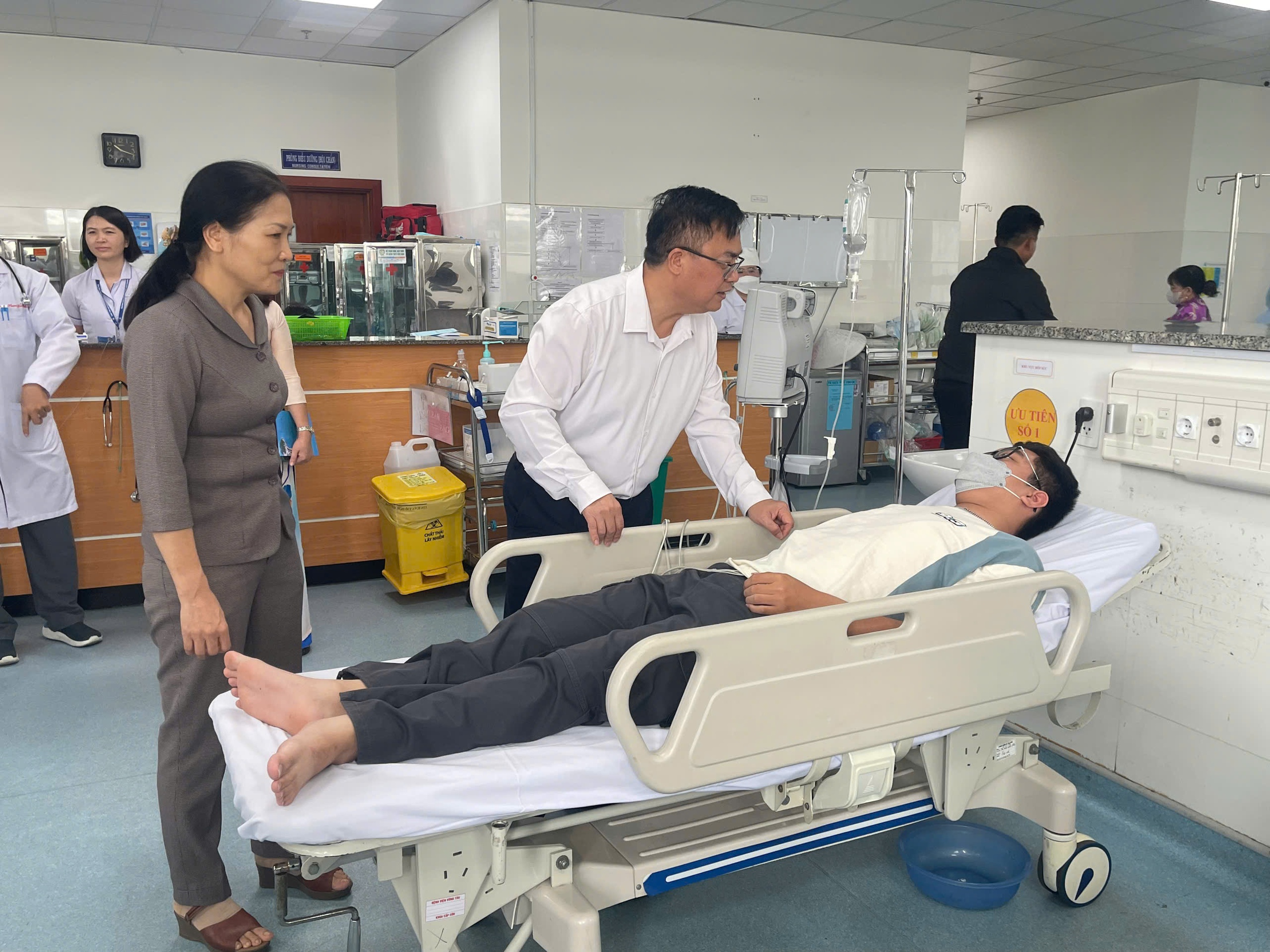 Đã có kết quả mẫu bệnh phẩm từ tiệm bánh mì, còn 100 bệnh nhân chưa xuất viện