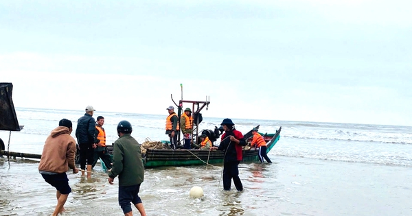 Tìm kiếm ngư dân mất tích trên biển Thanh Hóa